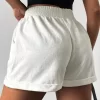 Short con diseño de parche