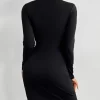 Vestido ajustado de cuello alto